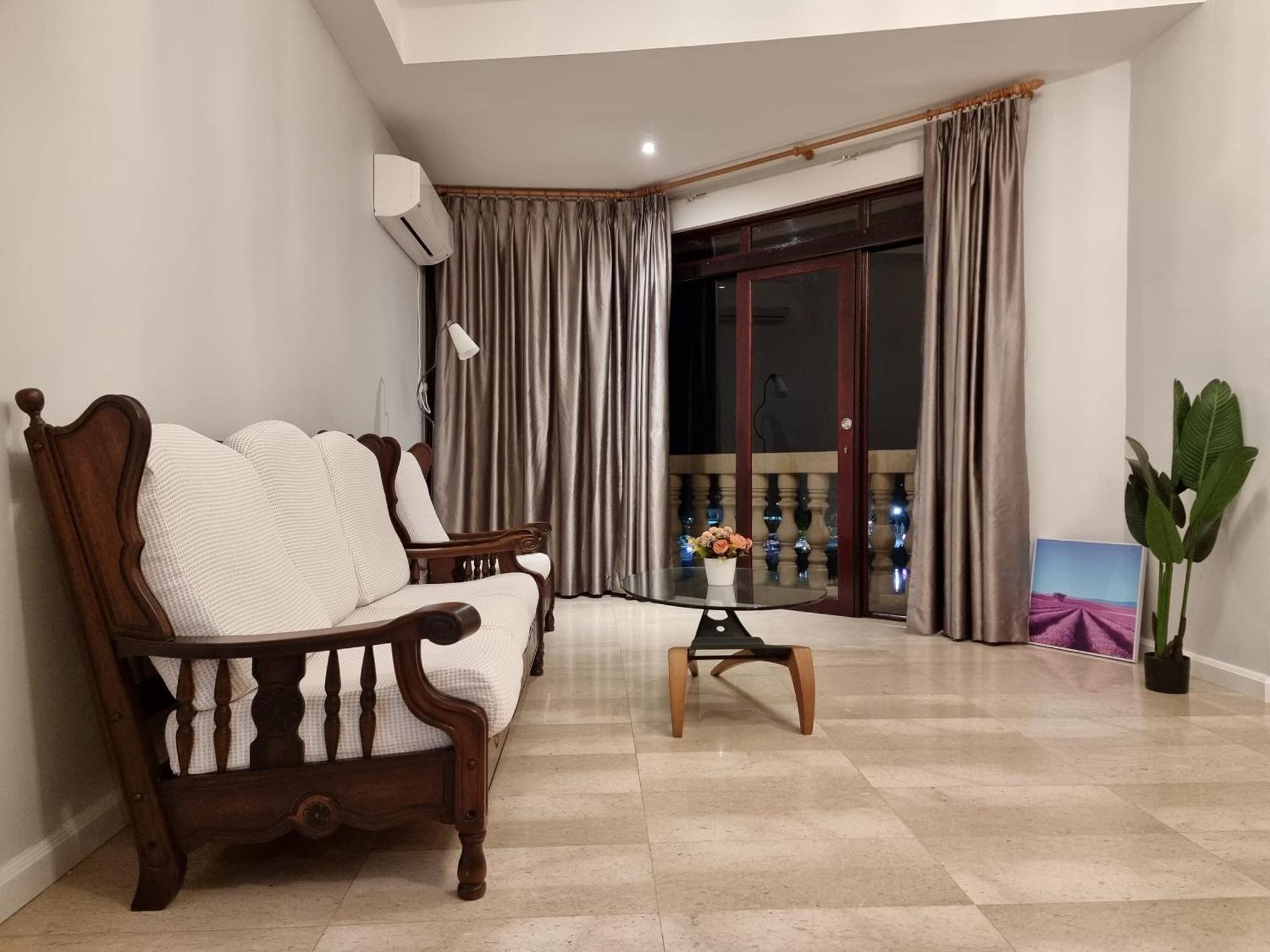 Cozzzy Hut Riverbank Suites Kuching With Spectacular River View Exteriör bild