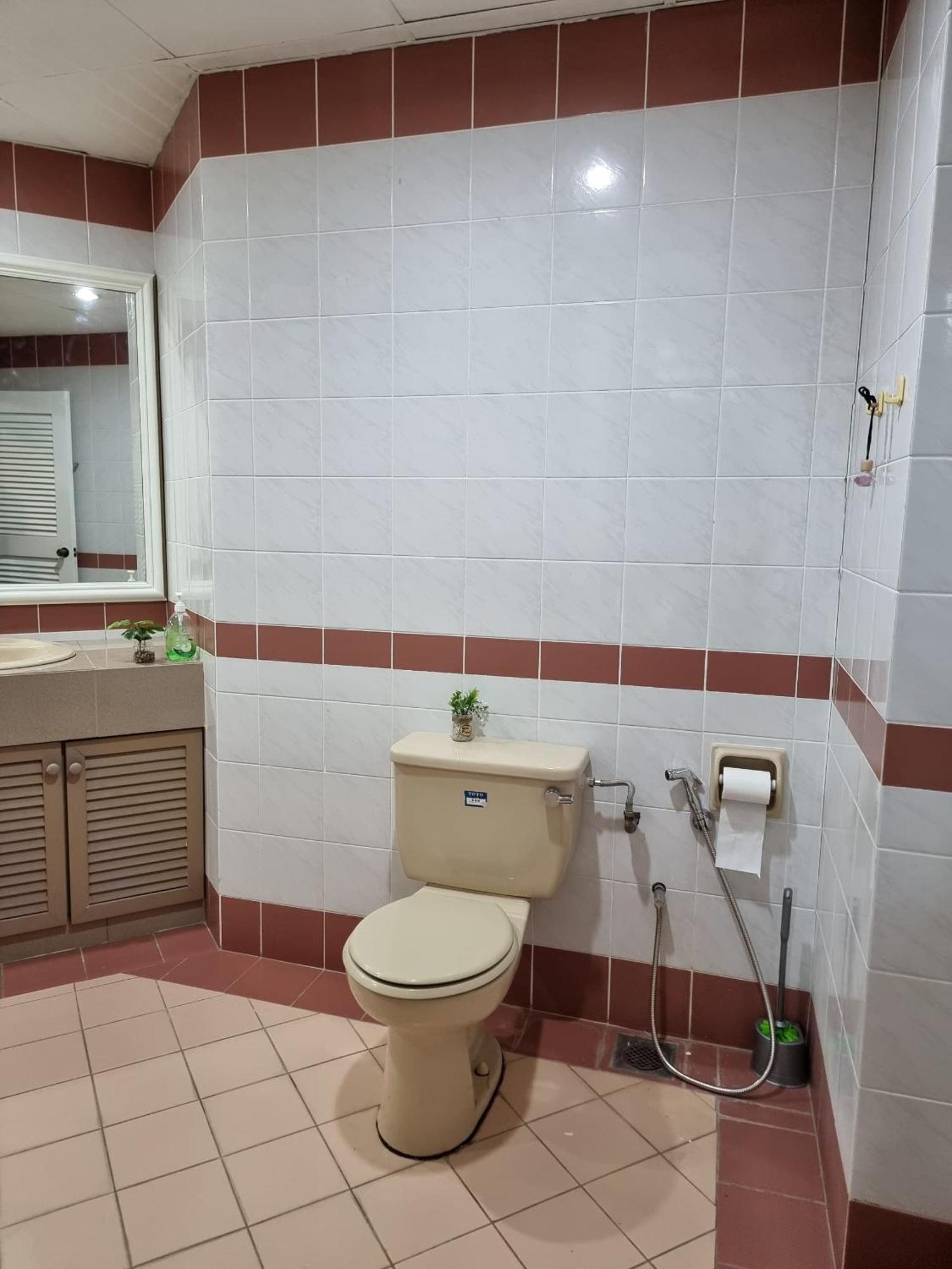 Cozzzy Hut Riverbank Suites Kuching With Spectacular River View Exteriör bild